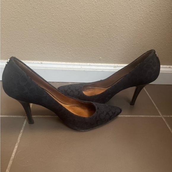 COACH ELLIN Signature Mono Pumps
Size 6 Black Formal Office Classic Designer - Picture 15 of 17
